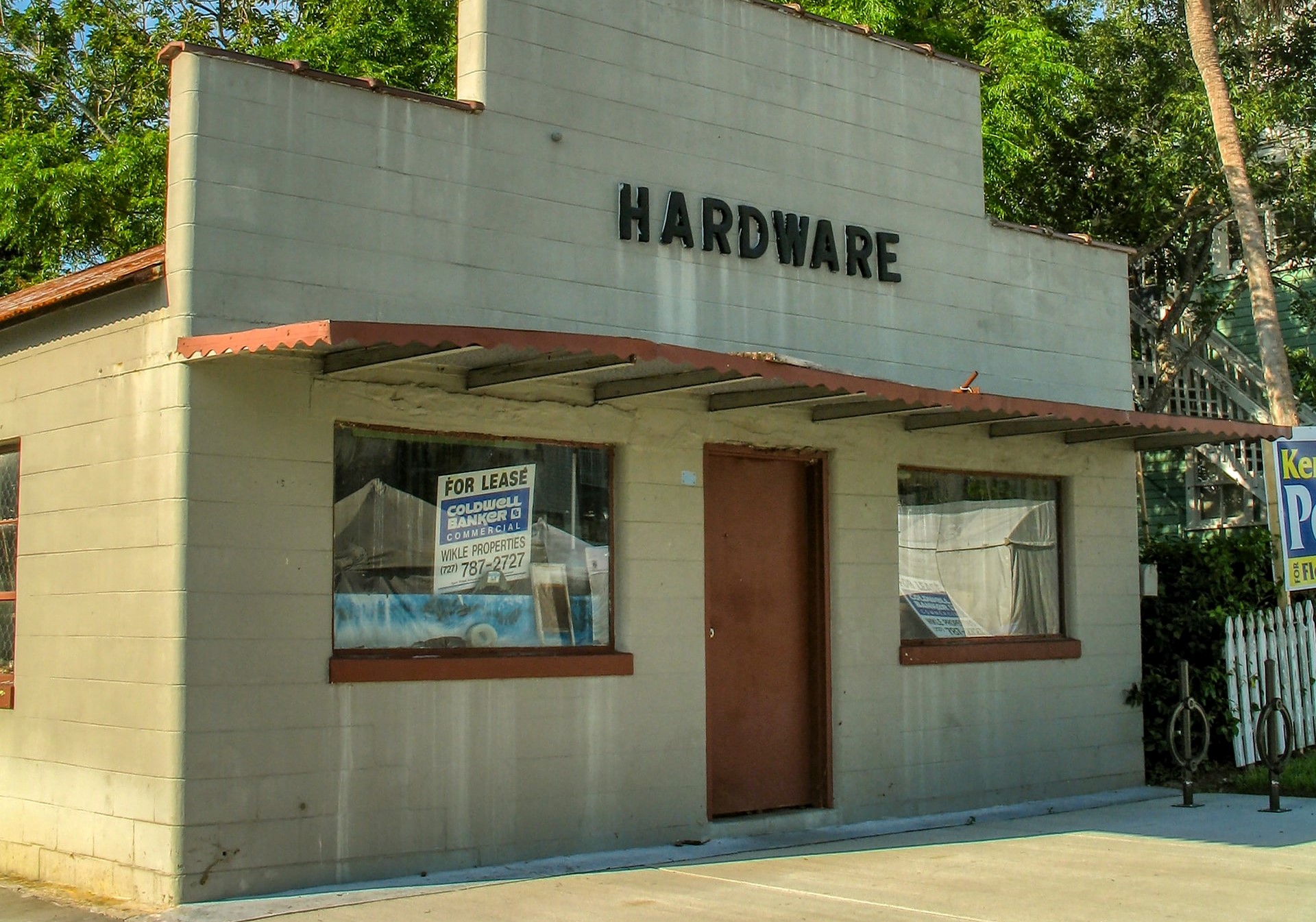 How to start your own hardware store?
